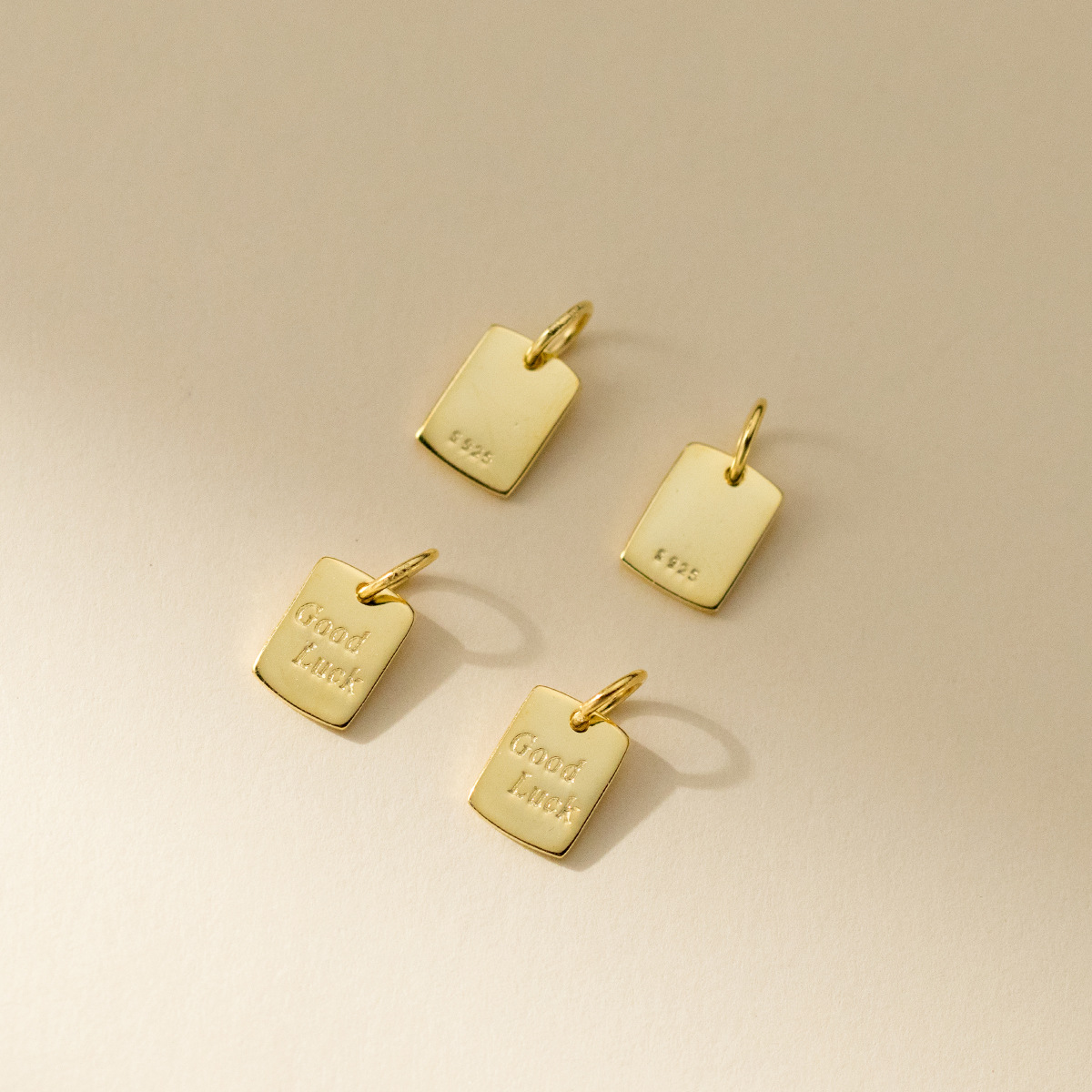 925 실버 참스 행운을 빌어요 직사각형 태그 참스 D - Jewelry Making In La 리뷰 및 가격